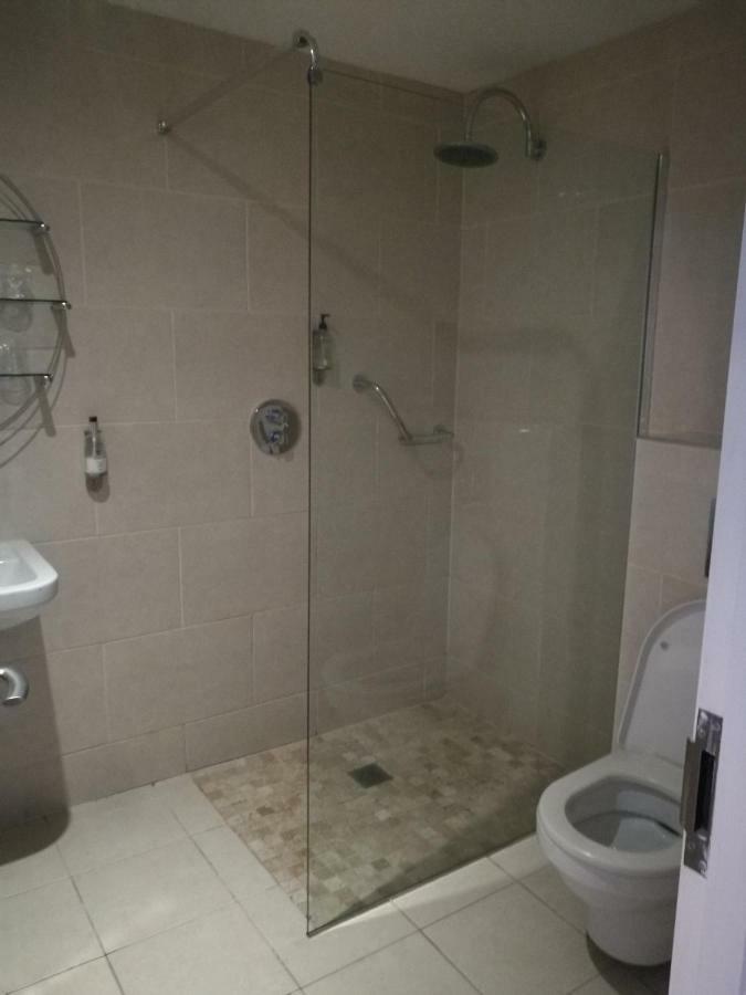 Barley Sheaf, Old Bridge Street En Suite Rooms, Room Only Truro Buitenkant foto